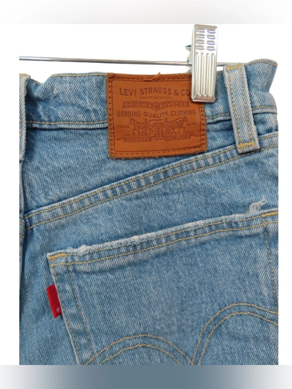 Levi’s Ribcage Shorts 27 High Rise Distressed Cutoff Denim Light Wash - Picture 4 of 11